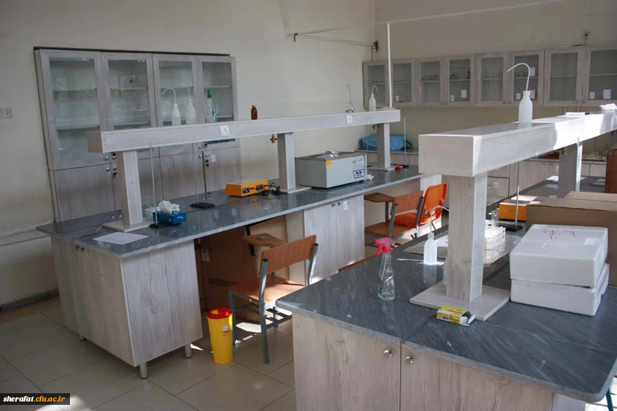 جلسه  بررسی  روند  " تکمیل تجهیزات   آزمایشگاهی " 4