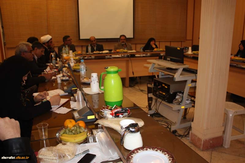 نشست دوره ای هفتگی مسئولین استان تهران با پردیس ها و مراکز تابعه امروز دوشنبه 18  آبان ماه 94 5