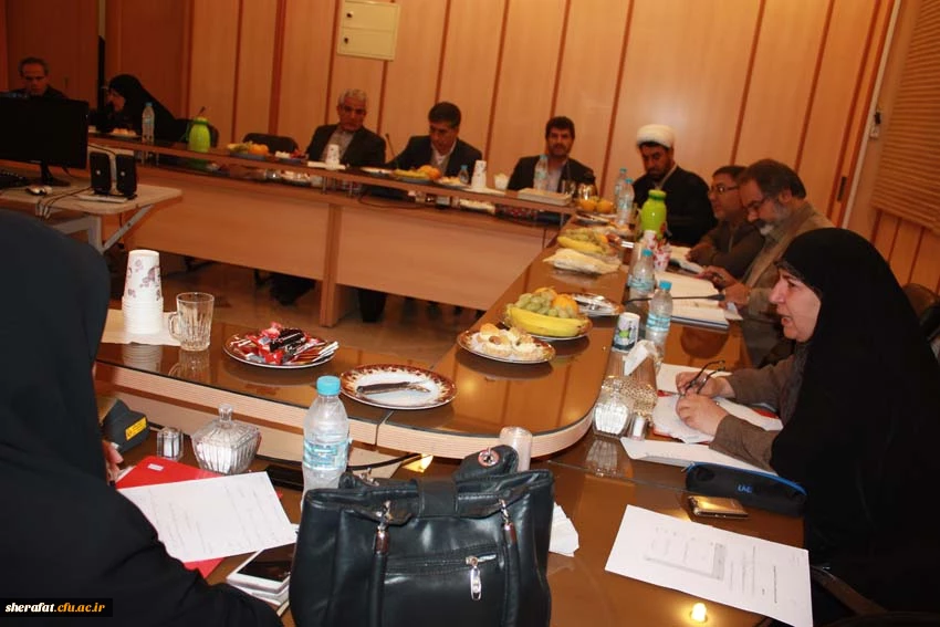نشست دوره ای هفتگی مسئولین استان تهران با پردیس ها و مراکز تابعه امروز دوشنبه 18  آبان ماه94 دردانشکده شهید شرافت 5