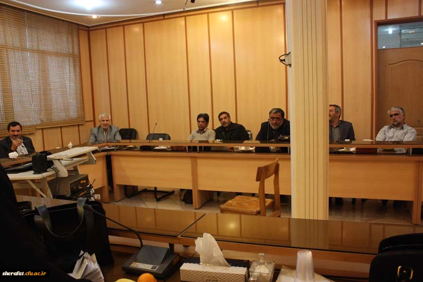 نشست اساتید دانشکده شهید شرافت با جناب آقای دکترخاکی معاونت محترم توسعه و برنامه ریزی منابع انسانی 2