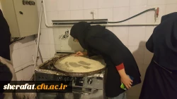 برپایی ایستگاه صلواتی وطبخ شله زرد نذری 

هیئت دانشجویی مرکز به همراه دانشجویان بسیجی شله زرد نذری درست کردند . 3