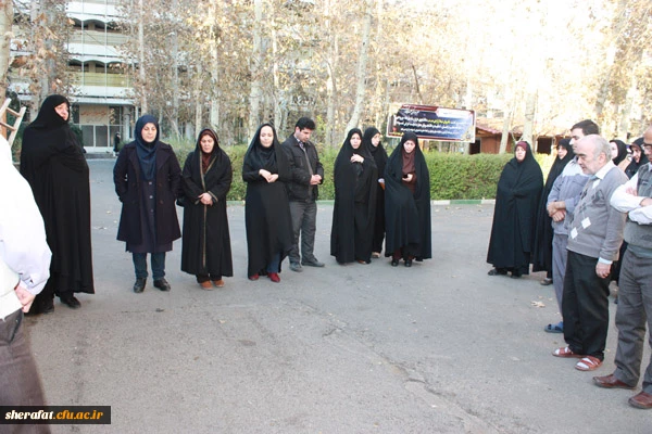 عرض تسلیت همکاران شهید شرافت به همکار محترم جناب آقای فیروزبخت

همکار محترم جناب آقای فیروز بخت ما را در غم خود شریک بدانید. 3