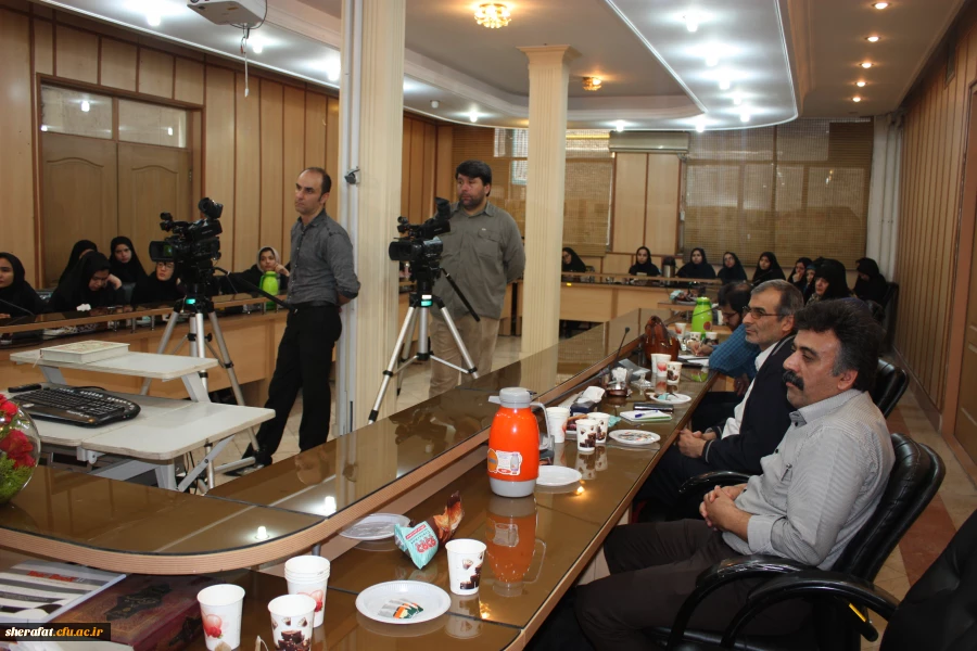 نشست صمیمی با حضور دکتر محمد رضا سرکار آرانی 4