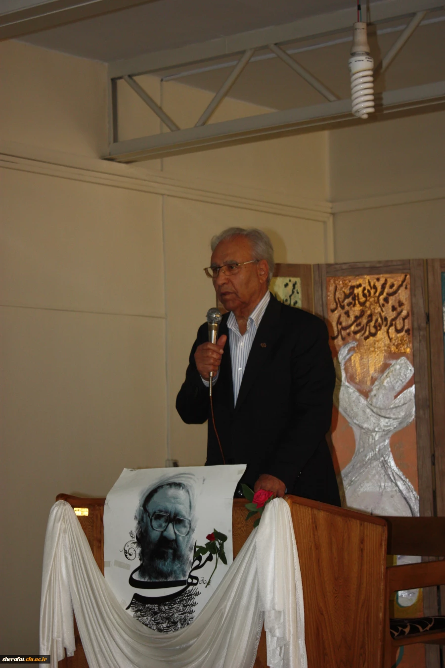 سه شنبه 12 اردیبهشت ماه 1396 

نکوداشت  مقام والای معلم در جمع صمیمی دانشجویان مرکز آموزش عالی شهید شرافت 3