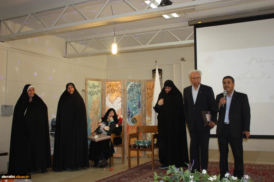 سه شنبه 12 اردیبهشت ماه 1396 

نکوداشت  مقام والای معلم در جمع صمیمی دانشجویان مرکز آموزش عالی شهید شرافت 4