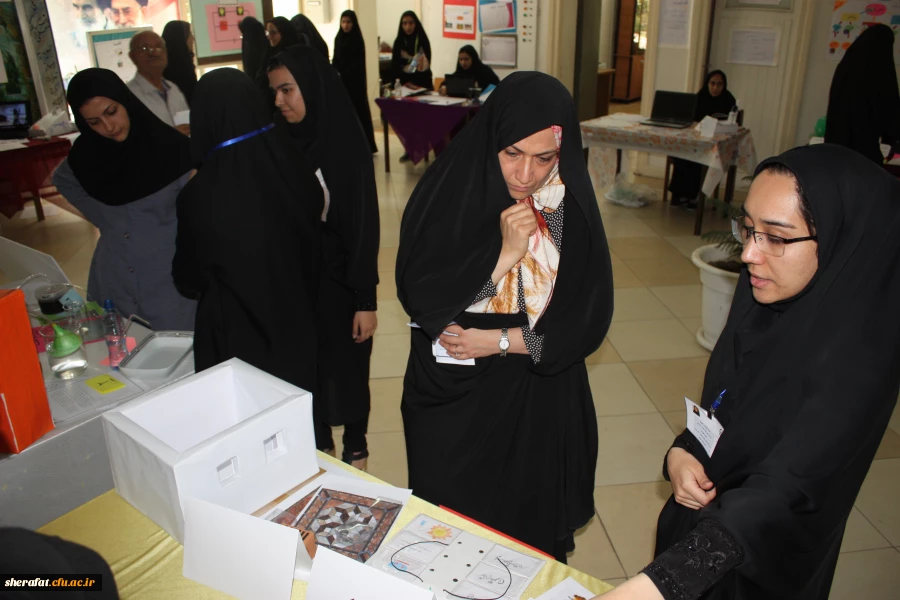 نمایشگاه دست سازه های کاربرد زبان در تربیت  - گروه فیزیک ورودی 94 3