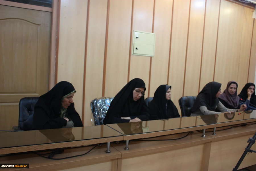 نمایشگاه دست سازه های کاربرد زبان در تربیت  - گروه فیزیک ورودی 94 5