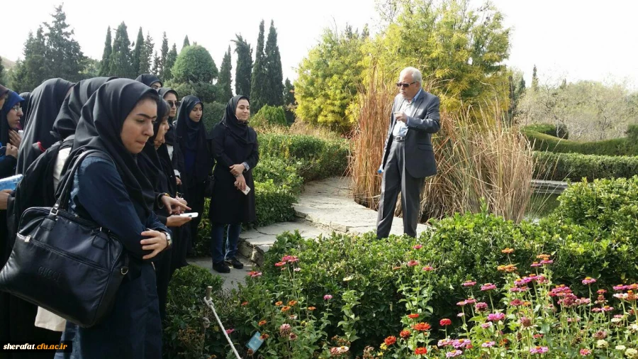 بازدید علمی دانشجویان زیست شناسی از باغ ملی گیاه شناسی ایران 3
