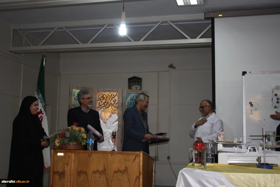 برگزاری کارگاه مهارت های آموزش همراه با ویژه برنامه اجرای آزمایشات فیزیک متوسطه 9