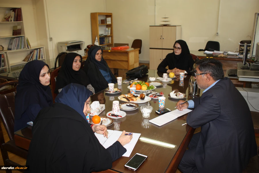 برگزاری جلسه گروه آموزشی علوم پایه ( رشته زیست - شیمی) 2