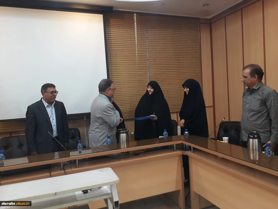 انتصاب سرپرست مرکز آموزش عالی شهید شرافت
با حکمی از سوی دکتر انصاری راد مدیریت امور پردیس های استان، خانم پزنده به عنوان سرپرست جدید مرکز آموزش عالی شهید شرافت منصوب شد. 3