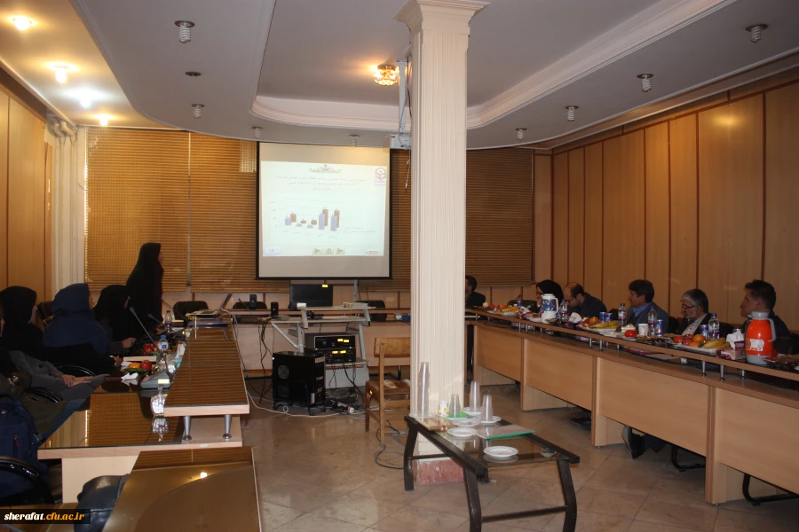 جلسه دفاع ازپایان نامه های مقطع ارشد دانشجویان رشته شیمی مرکز آموزش عالی شهید شرافت 3