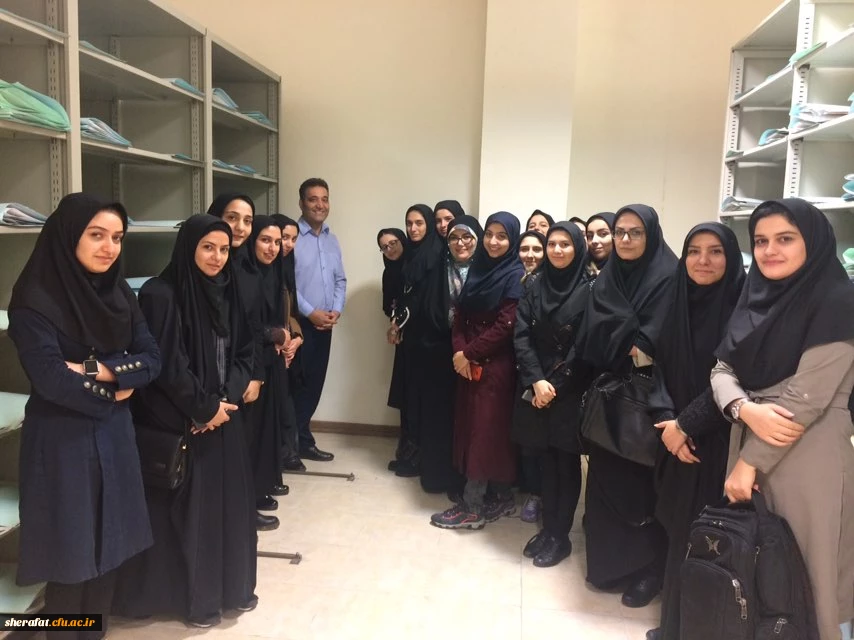 بازدید دانشجویان زیست شناسی مرکز آموزش شهید شرافت از هرباریوم پژوهشکده گیاهان دارویی 4