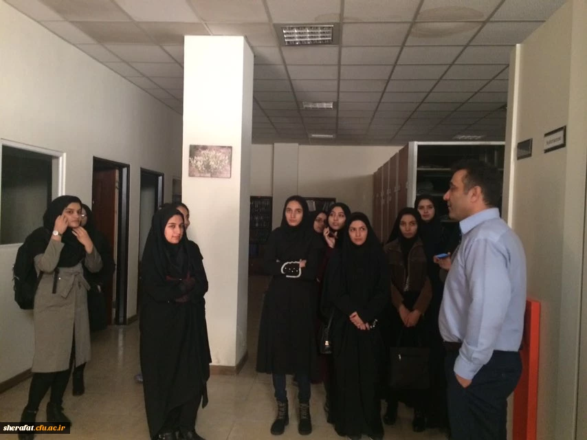 بازدید دانشجویان زیست شناسی مرکز آموزش شهید شرافت از هرباریوم پژوهشکده گیاهان دارویی 6