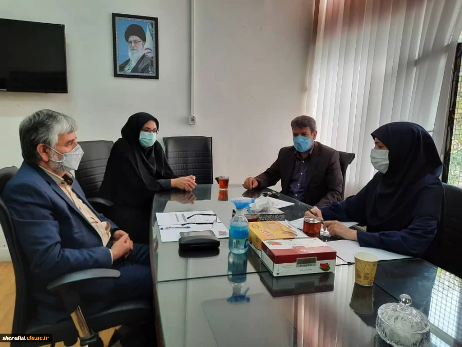 تشکیل جلسه گروه آموزش شیمی در مرکز آموزش عالی شهید شرافت در خصوص برنامه ریزی دروس گروه آموزشی  و بررسی موضوعات پایان نامه های دانشجویان ارشد 2