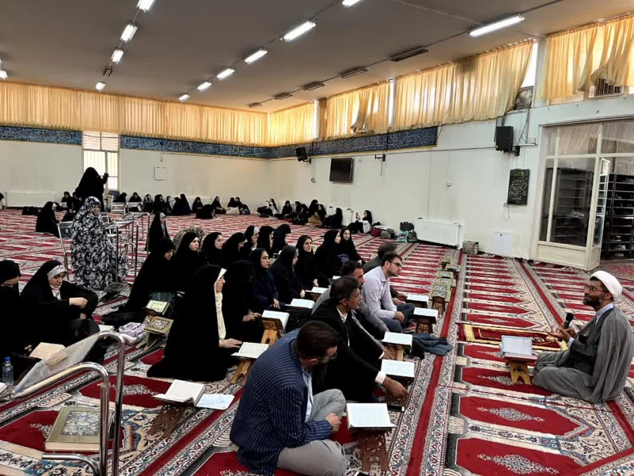 به مناسبت میلاد علی بن موسی الرّضا و گرامیداشت هفته ی کرامت سه شنبه مورخ 1402/03/09 با حضور سرکار خانم جورجانی مدیر اجتماعی شهرداری و جناب اقای سولگی مسئول سرای محله و هئیت همراه، بازدید از مقبره ی شهید گمنام، تفسیر و روخوانی آیه ۲۵۵ از سوره بقره قرآن و ن