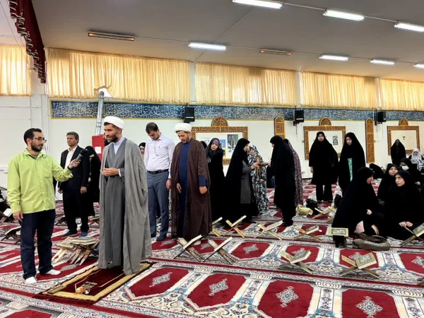 به مناسبت میلاد علی بن موسی الرّضا و گرامیداشت هفته ی کرامت سه شنبه مورخ 1402/03/09 با حضور سرکار خانم جورجانی مدیر اجتماعی شهرداری و جناب اقای سولگی مسئول سرای محله و هئیت همراه، بازدید از مقبره ی شهید گمنام، تفسیر و روخوانی آیه ۲۵۵ از سوره بقره قرآن و ن