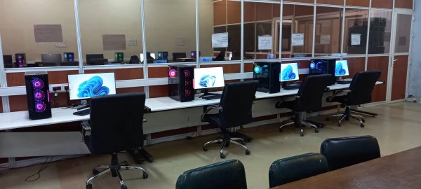 با تلاش تیم فناوری مرکز شهید شرافت پروژه زیرساخت شبکه مرکز شهید شرافت افتتاح گردید.
دسترسی به اینترنت برای تمامی همکاران،اساتید و دانشجویان در هر نقطه از دانشگاه میسر گردید 7