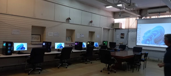 با تلاش تیم فناوری مرکز شهید شرافت پروژه زیرساخت شبکه مرکز شهید شرافت افتتاح گردید.
دسترسی به اینترنت برای تمامی همکاران،اساتید و دانشجویان در هر نقطه از دانشگاه میسر گردید 10