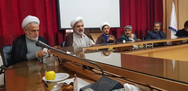 جلسه هم اندیشی  نماینده نهاد رهبری با اعضای کادر مرکز آموزش عالی شهید شرافت، نماینده تشکل ها و کانون های فعال مرکز  2