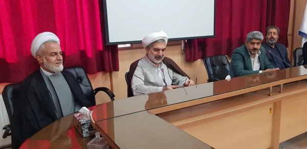 جلسه هم اندیشی  نماینده نهاد رهبری با اعضای کادر مرکز آموزش عالی شهید شرافت، نماینده تشکل ها و کانون های فعال مرکز  2