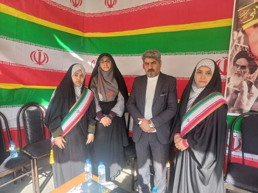 برپایی غرفه دانشگاه فرهنگیان استان تهران در خیابان انقلاب به مناسبت یوم الله ۲۲ بهمن 3