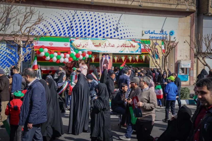 برپایی غرفه دانشگاه فرهنگیان استان تهران در خیابان انقلاب به مناسبت یوم الله ۲۲ بهمن 9