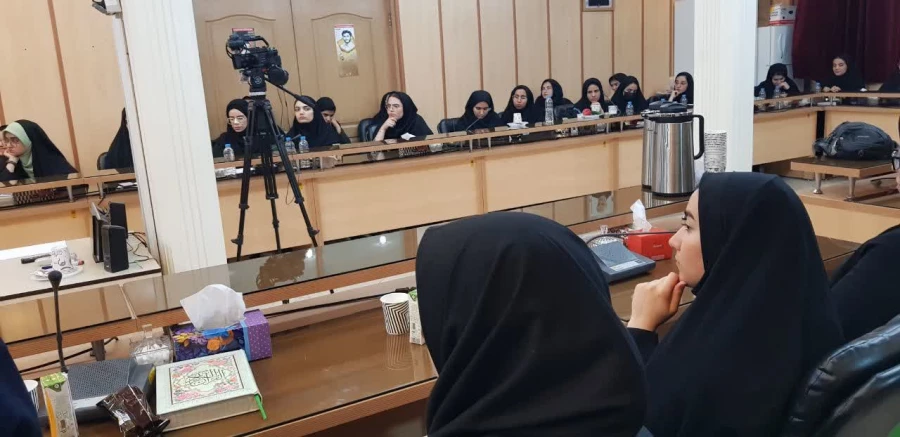 نشست صمیمانه شهردار تهران با دانشجومعلمان دانشگاه فرهنگیان استان تهران  6