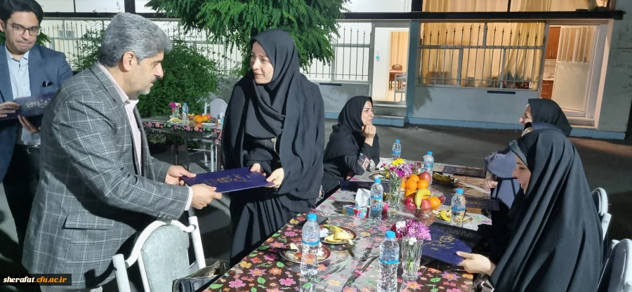 بزرگداشت هفته سرآمدی آموزش با حضور اساتید 12