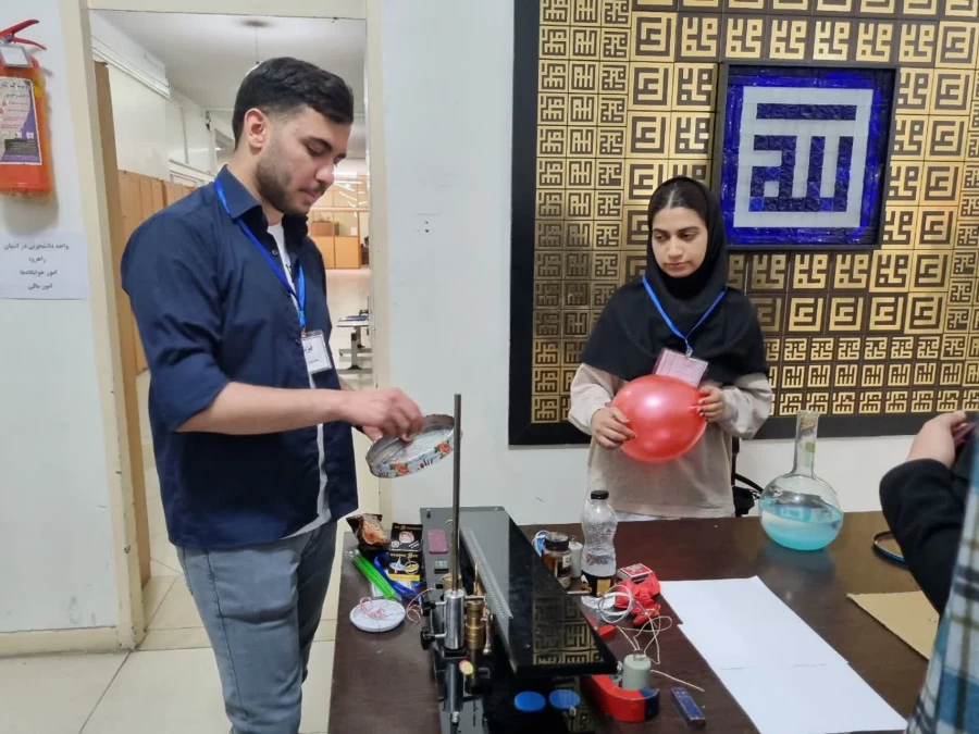 رویداد غرفه های آزمایش های فیزیک 5