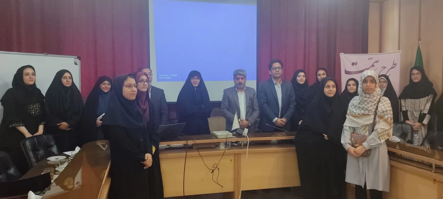 نشست صمیمانه  دانشجویان رتبه برتر کنکور کارشناسی ارشد مرکز آموزش عالی شهید شرافت  7