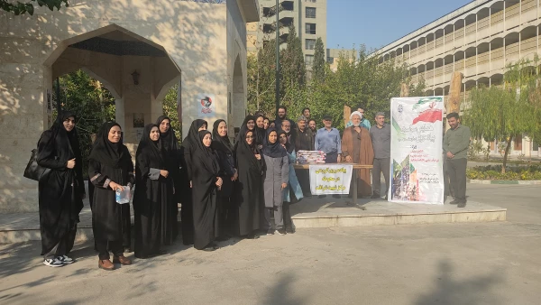 پیاده روی گروهی در محوطه مرکز  3