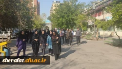 پیاده روی گروهی در محوطه مرکز  5