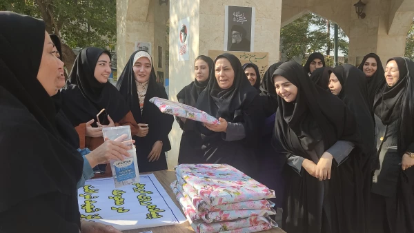 پیاده روی گروهی در محوطه مرکز  7