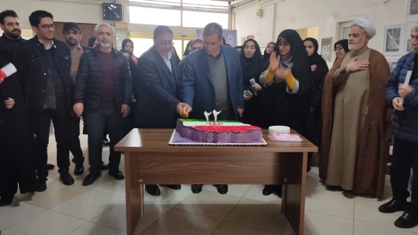 #به_مناسبت_دهه_فجر نمایشگاه 
• ⌝ دست سازه های بوم شناسی و زمین شناسی⌞ • 11