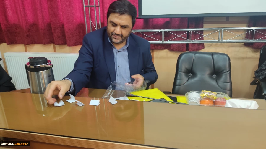 انتخابات مدیر گروه فیزیک 6