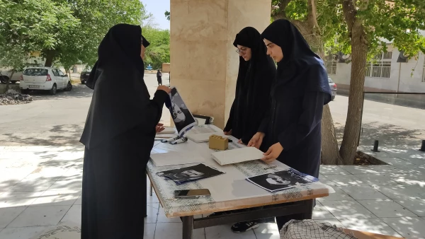 ورکشاپ نقاشی
        «سالگرد عروج شهدای خدمت » 3