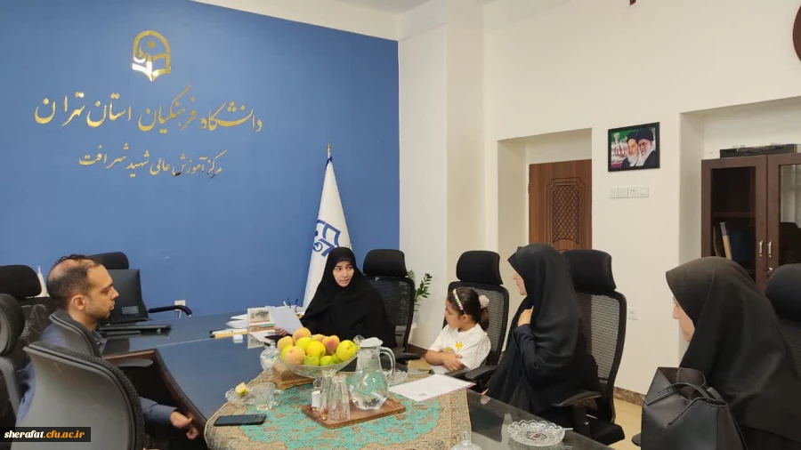 «جلسه مصاحبه با داوطلبان تدریس در گروه کار و فناوری»
 2