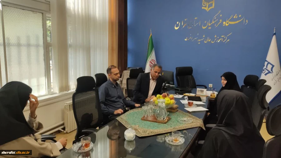 «جلسه مصاحبه با داوطلبان تدریس در گروه کار و فناوری»
 4