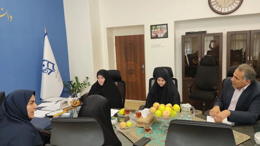 «جلسه معاونت اجتماعی و فرهنگی و مدیر سرای محله ناحیه یک شهرداری منطقه ۶ با مسئولان مرکز آموزش عالی شهید شرافت»
 3