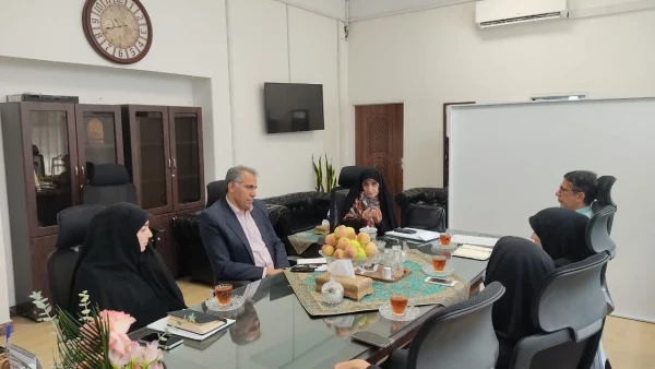 «جلسه مدیر گروه و اعضای گروه آموزشی فیزیک با مسئولان مرکز آموزش عالی شهید شرافت» 3