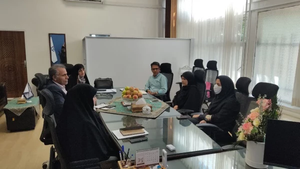 «جلسه مدیر گروه و اعضای گروه آموزشی فیزیک با مسئولان مرکز آموزش عالی شهید شرافت» 4