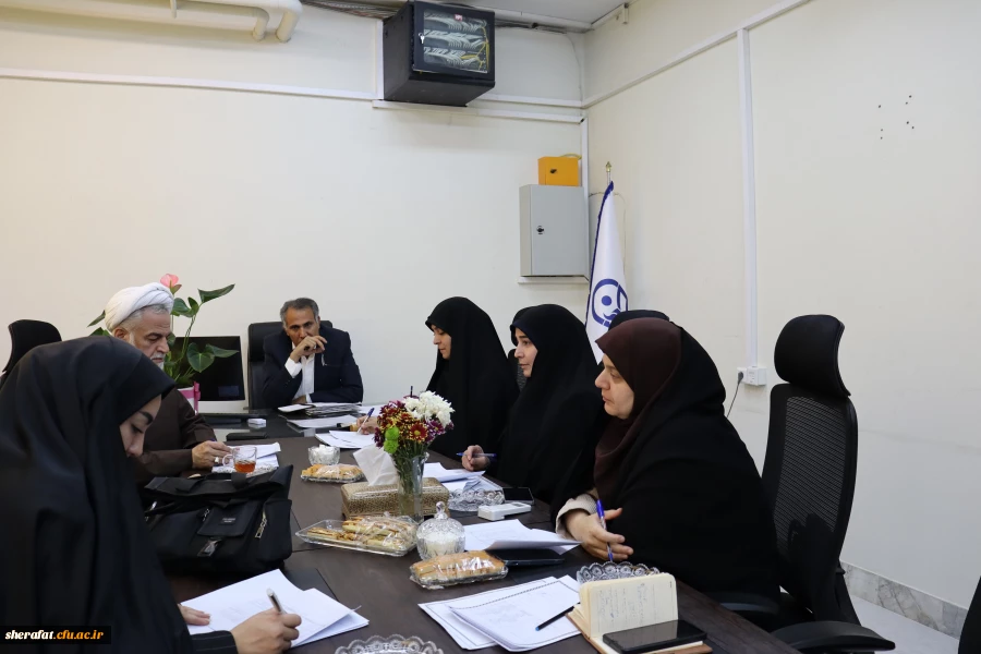 «جلسه شورای فرهنگی دانشکده شهید شرافت با محوریت گزارش تحلیلی برنامه های فرهنگی و طرح چشم انداز آذرماه» 3