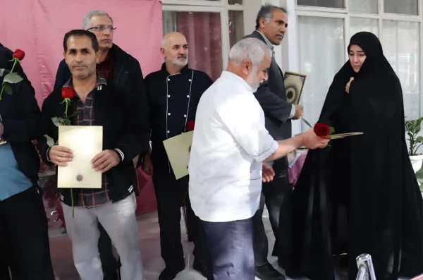 تجلیل از همکاران به مناسبت روز مرد در دانشکده شهید شرافت 3