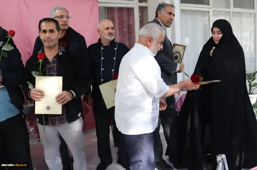 تجلیل از همکاران به مناسبت روز مرد در دانشکده شهید شرافت 3