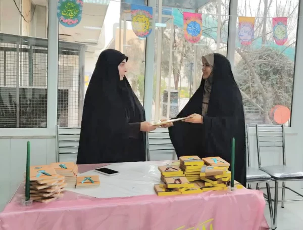 
هفته پاسدار و تقدیر از پرسنل حراست دانشکده شهید شرافت

 3