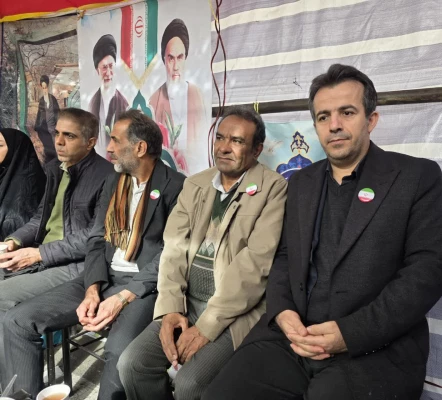 افتخاری برای دانشکده شهید شرافت
نماینده دانشگاه فرهنگیان تهران در سالگرد پیروزی انقلاب اسلامی 4