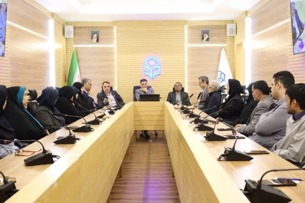 حضور سرپرست دانشکده علوم پایه در دانشکده شهید شرافت 2