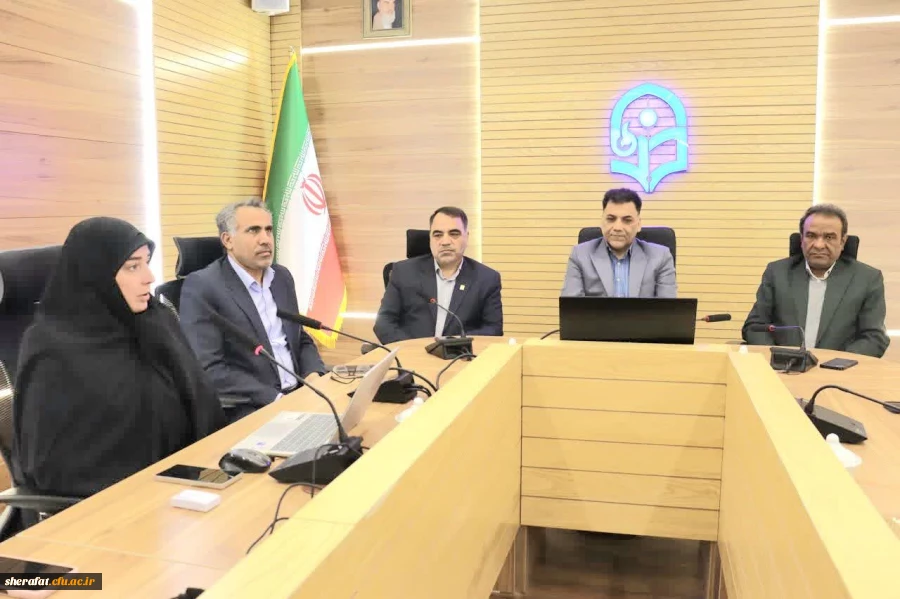 حضور سرپرست دانشکده علوم پایه در دانشکده شهید شرافت 4